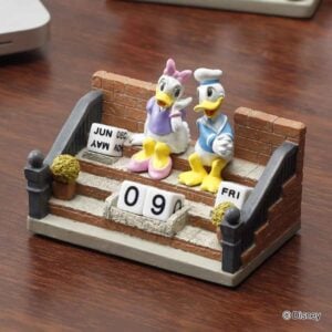 Donald & Daisy Desktop Calendar